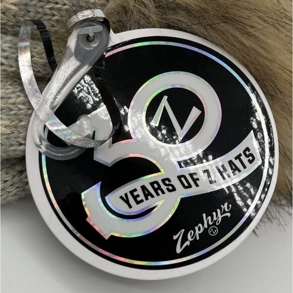 NCAA Minnesota Golden Gophers Goldy Mascot Pom Pom Knit Beanie Winter Hat Zephyr - Picture 5 of 7